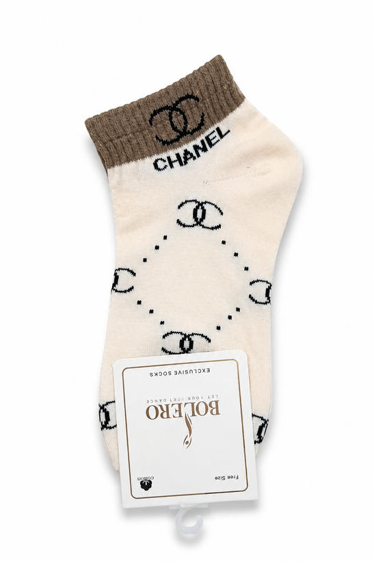 جوراب نیم ساق زنانه پنبه طرح شنل (Chanel) بژ روشن/کرم